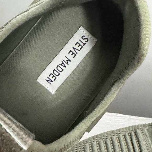 Maxima Olive Women's Sneakers - Picture 8 of 10